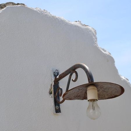 洛科罗通多 Trullo Piccola Contrada旅馆 外观 照片