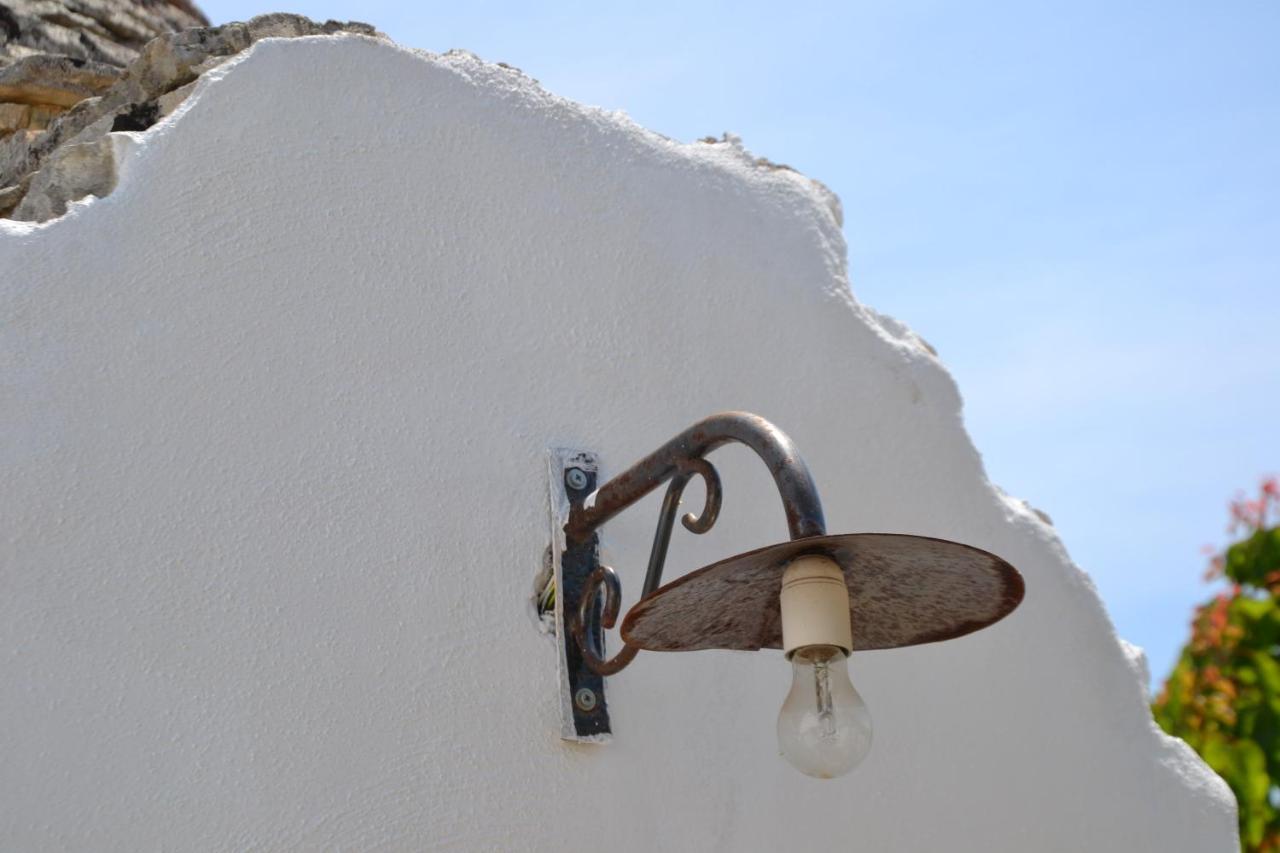洛科罗通多 Trullo Piccola Contrada旅馆 外观 照片