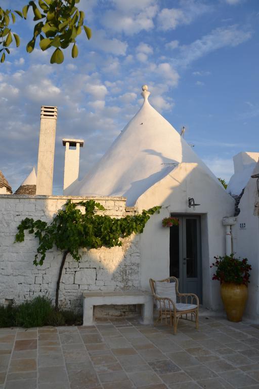 洛科罗通多 Trullo Piccola Contrada旅馆 外观 照片